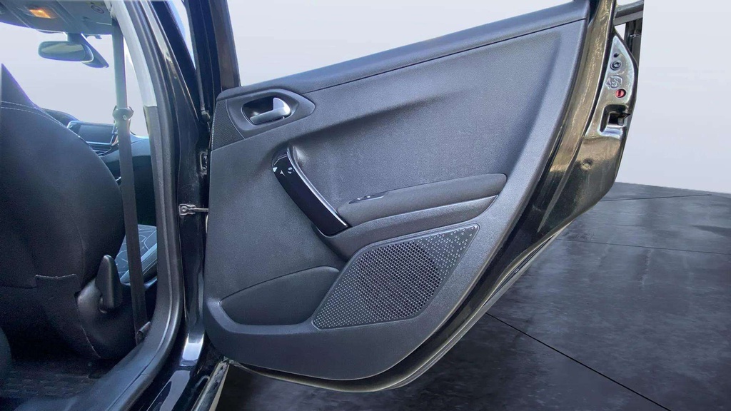 RR R DOOR