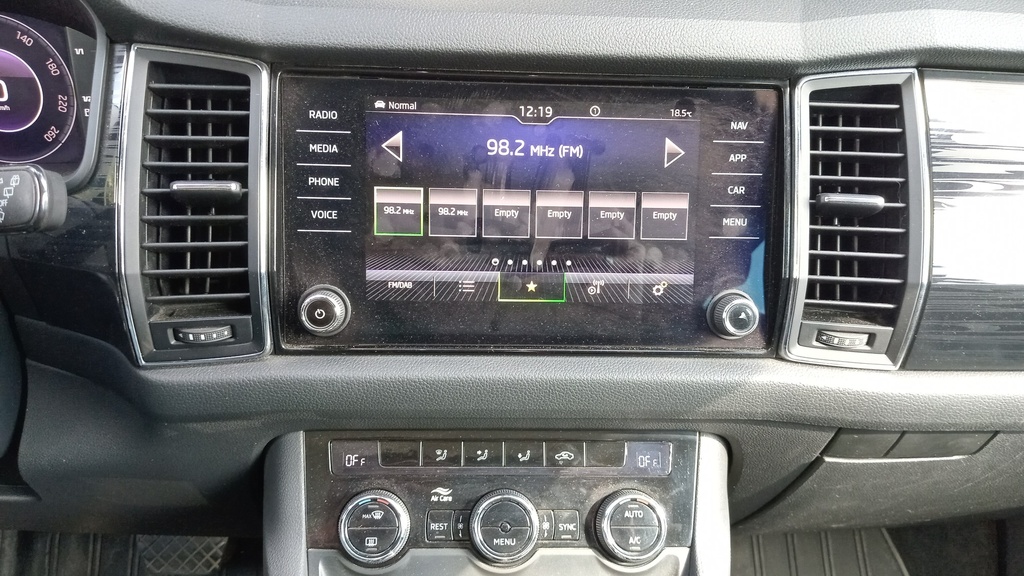MULTIMEDIA SCREEN