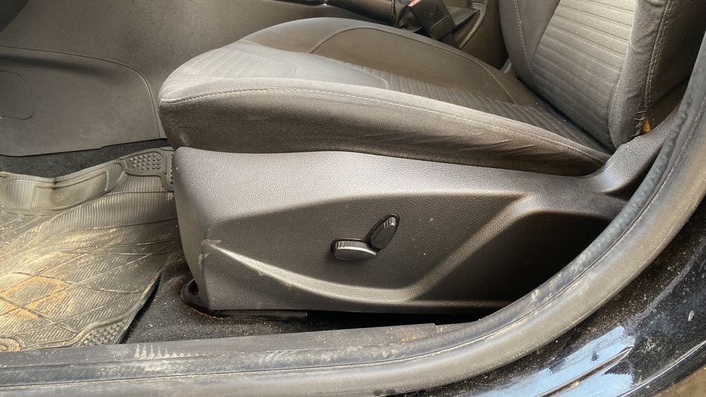 DRIVER SEAT SWITCHES
