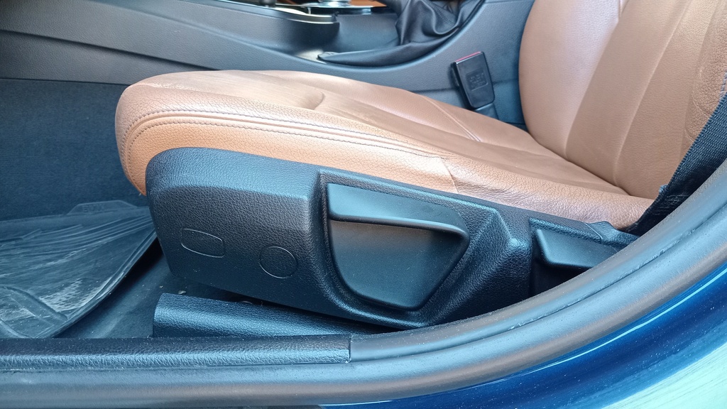 DRIVER SEAT SWITCHES