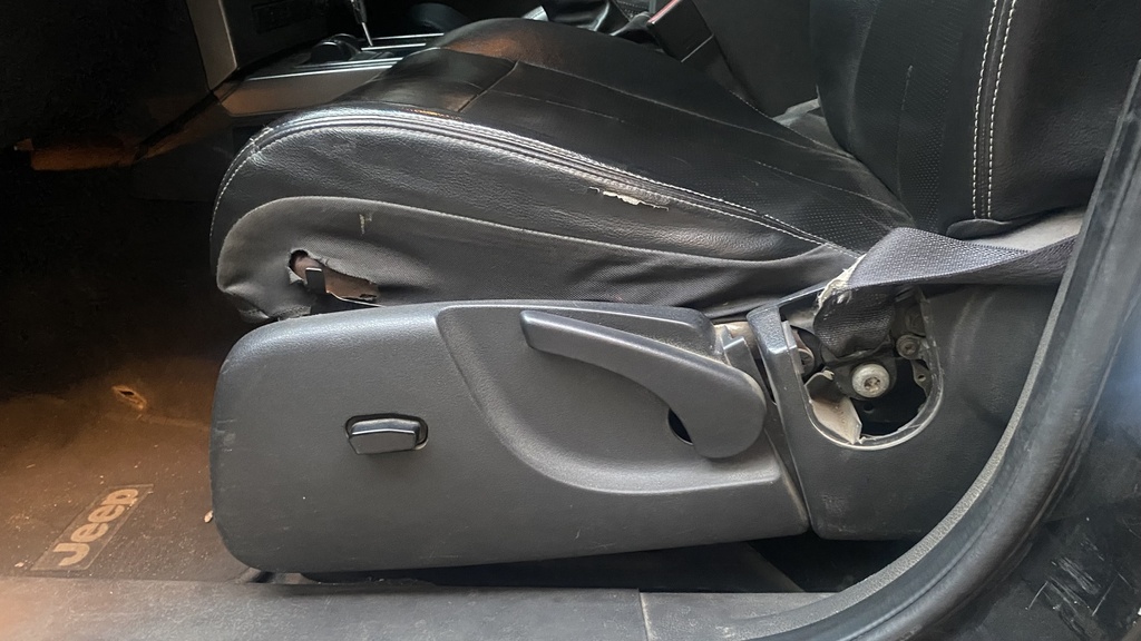 DRIVER SEAT SWITCHES