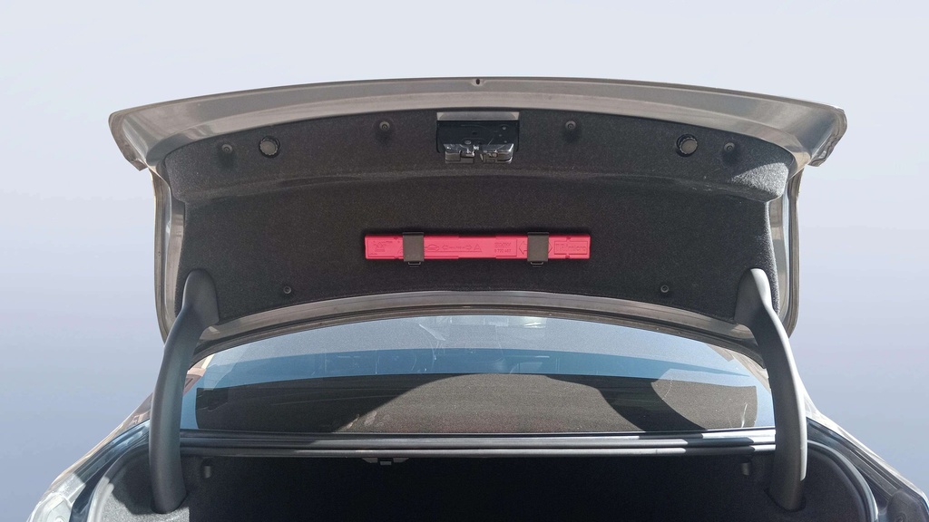 TRUNK HOOD