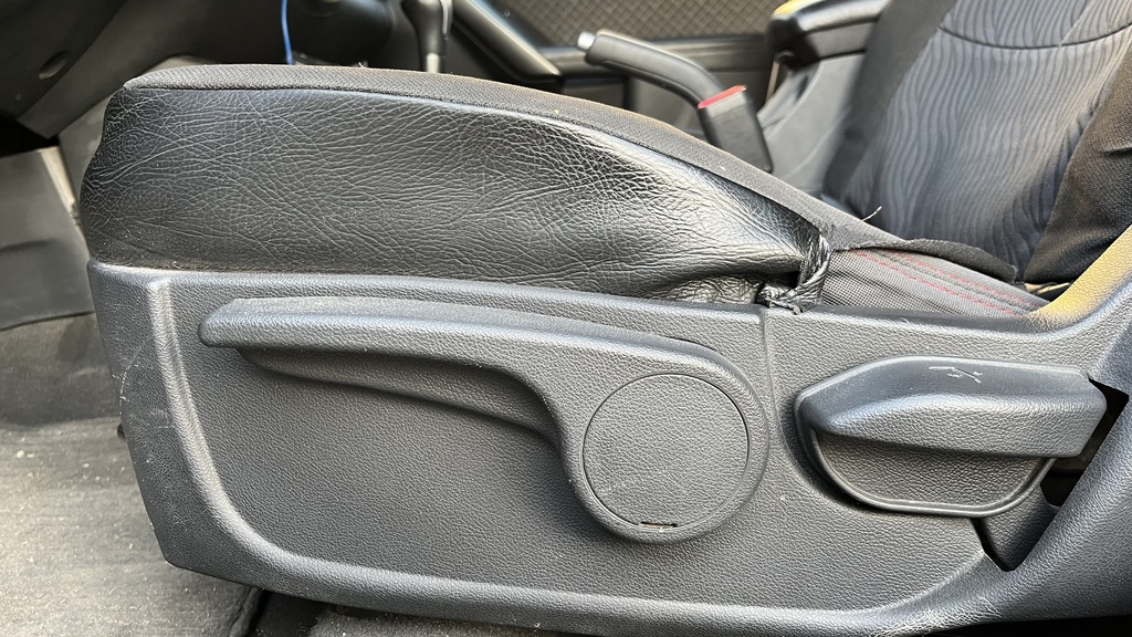 DRIVER SEAT SWITCHES