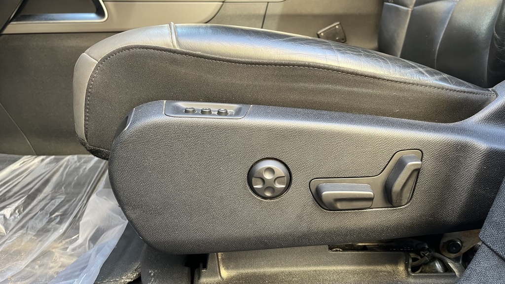 DRIVER SEAT SWITCHES