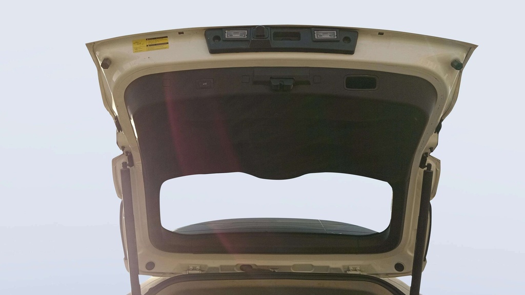 TRUNK HOOD