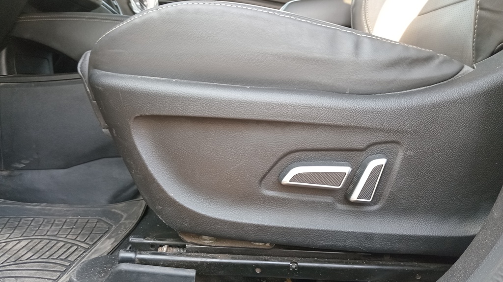 DRIVER SEAT SWITCHES