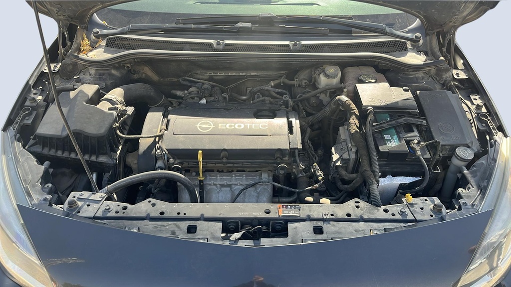 ENGINE COMPARTMENT