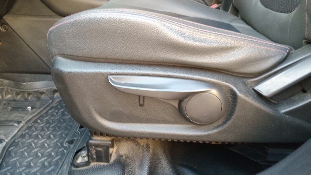 DRIVER SEAT SWITCHES