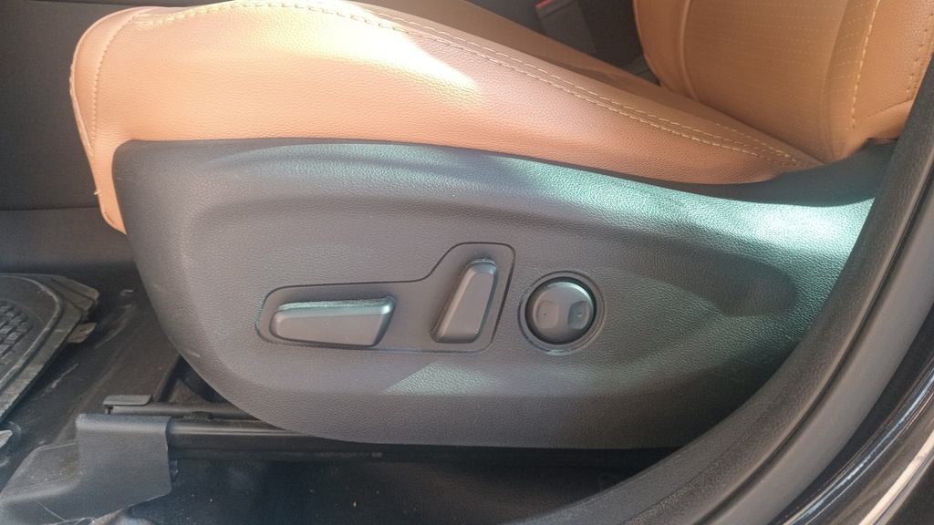 DRIVER SEAT SWITCHES