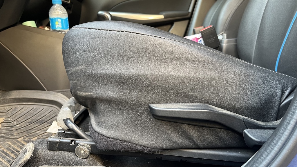DRIVER SEAT SWITCHES
