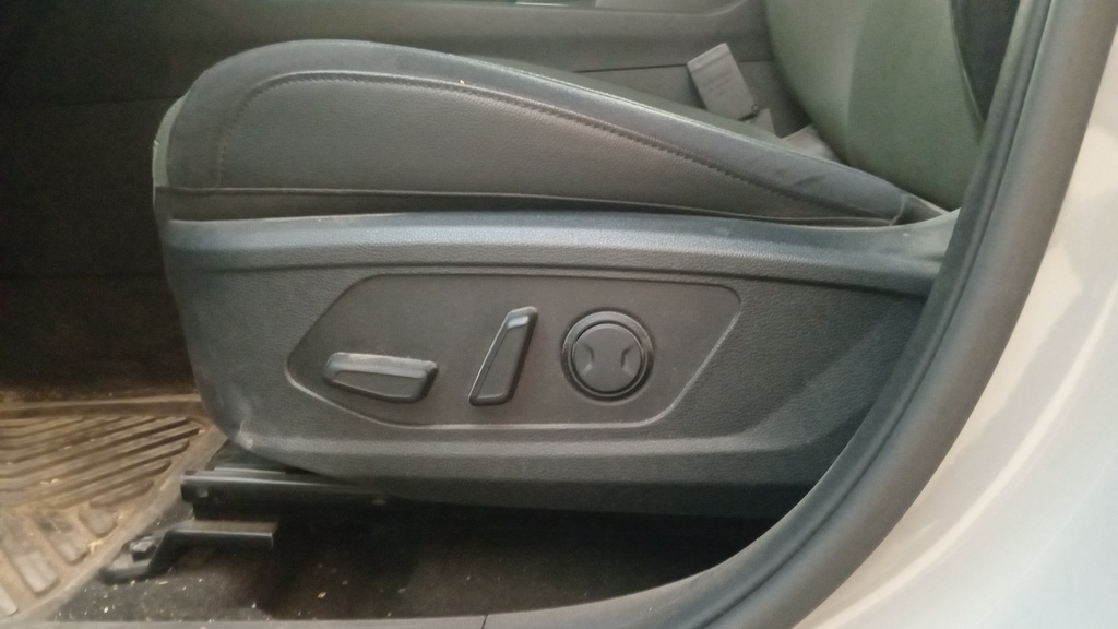 DRIVER SEAT SWITCHES