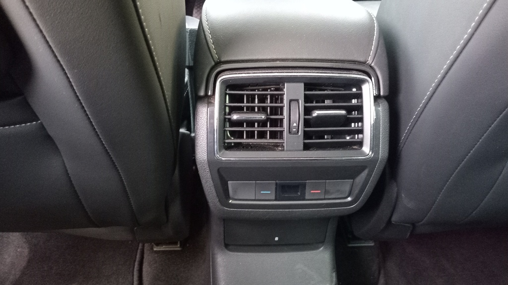 RR AC GRILL