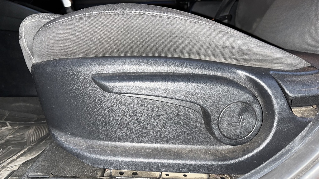 DRIVER SEAT SWITCHES