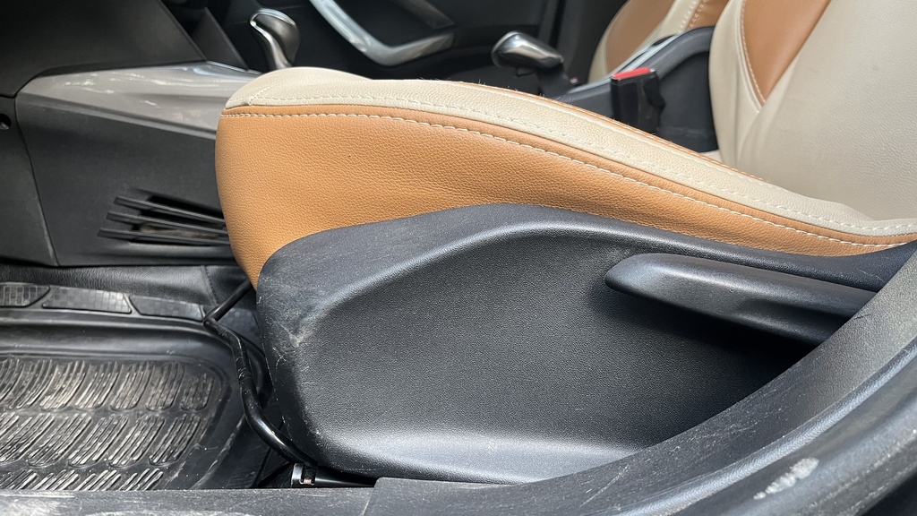 DRIVER SEAT SWITCHES