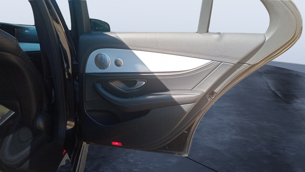 RR R DOOR