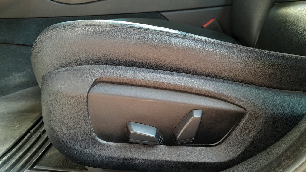 DRIVER SEAT SWITCHES