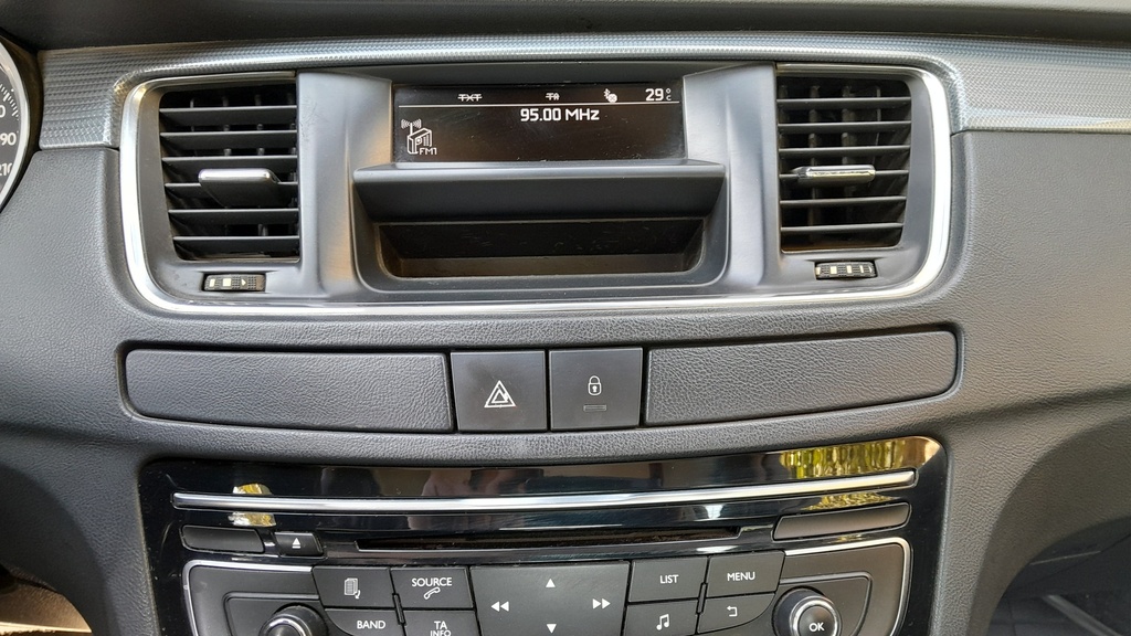 MULTIMEDIA SCREEN