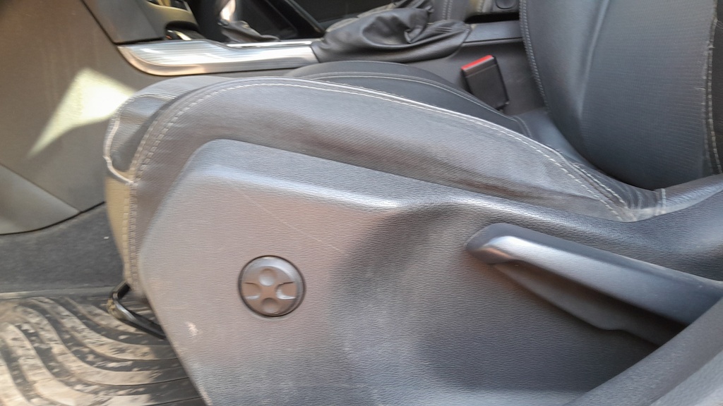 DRIVER SEAT SWITCHES