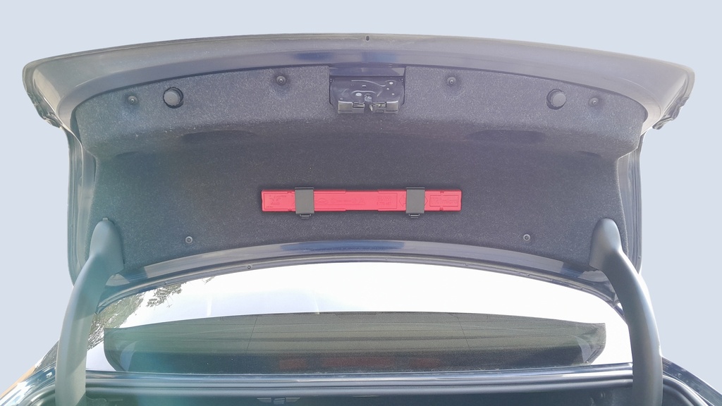 TRUNK HOOD