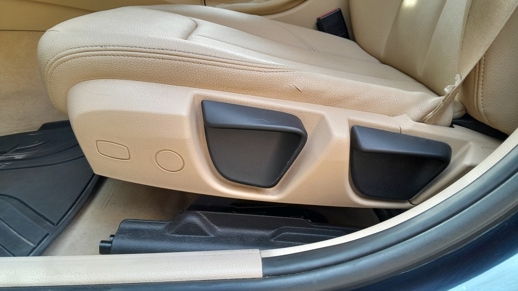 DRIVER SEAT SWITCHES