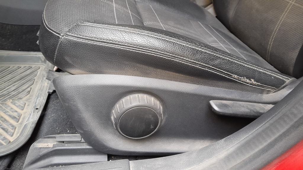 DRIVER SEAT SWITCHES