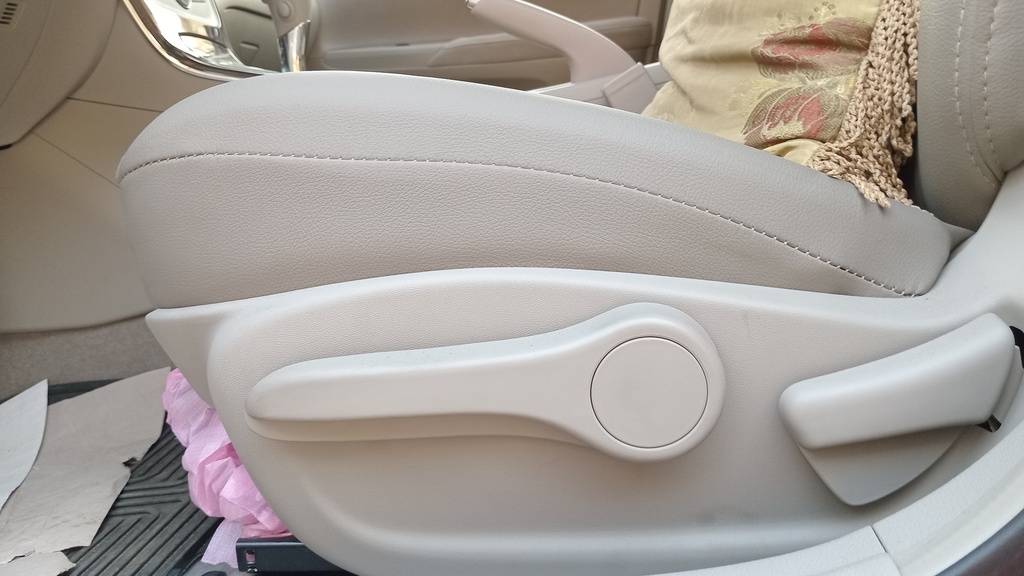 DRIVER SEAT SWITCHES