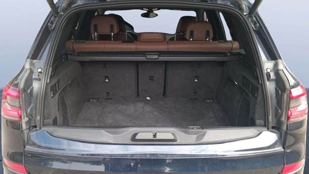 TRUNK HOOD