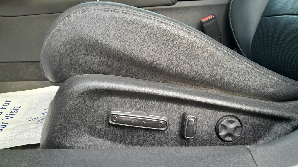 DRIVER SEAT SWITCHES