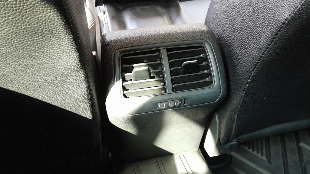 RR AC GRILL
