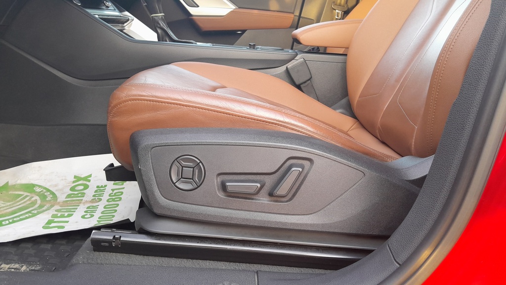 DRIVER SEAT SWITCHES