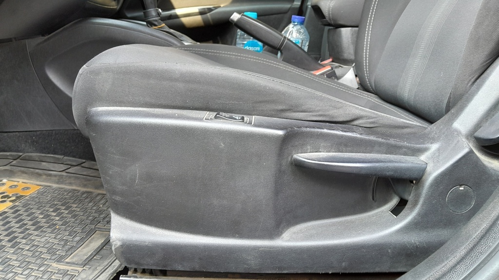 DRIVER SEAT SWITCHES