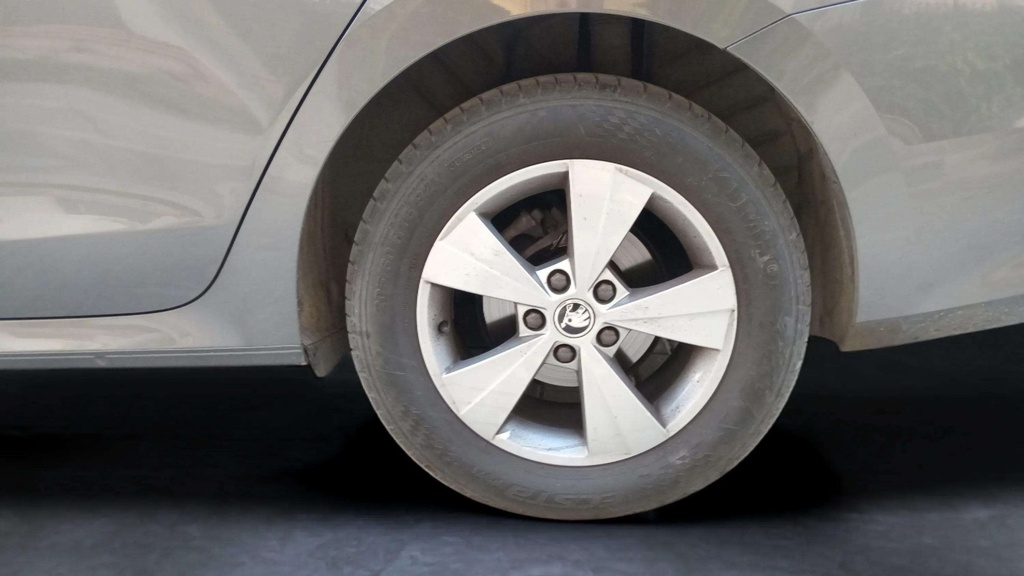 RR L TIRE