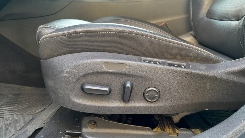 DRIVER SEAT SWITCHES