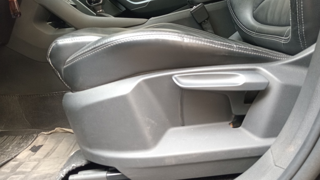 DRIVER SEAT SWITCHES