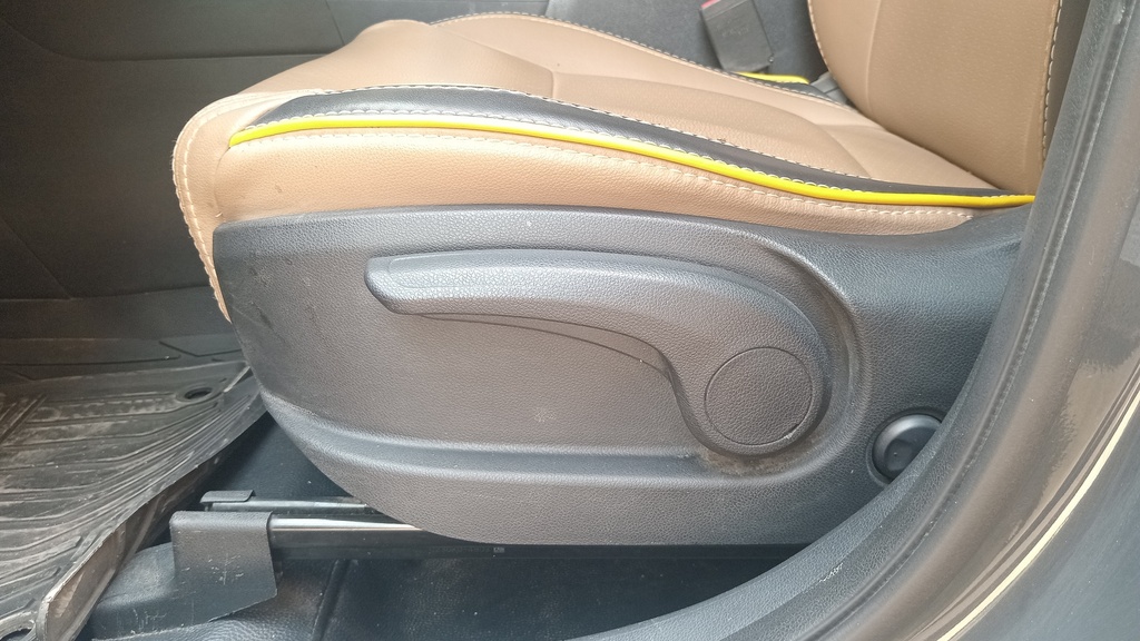 DRIVER SEAT SWITCHES