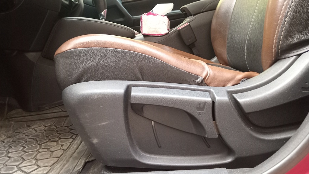 DRIVER SEAT SWITCHES