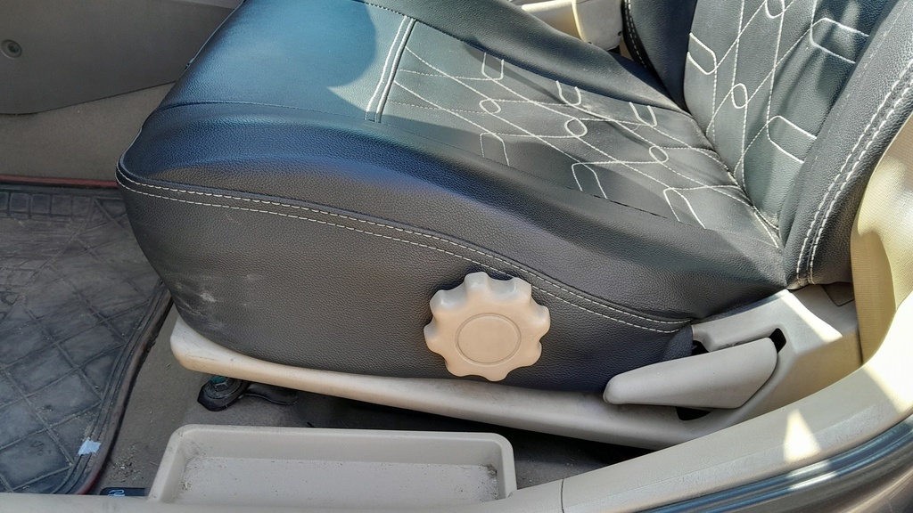DRIVER SEAT SWITCHES