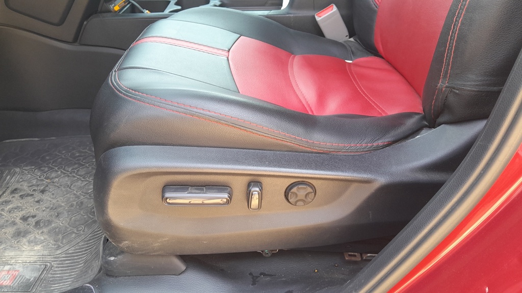 DRIVER SEAT SWITCHES
