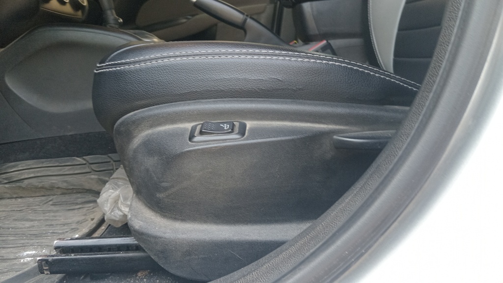 DRIVER SEAT SWITCHES