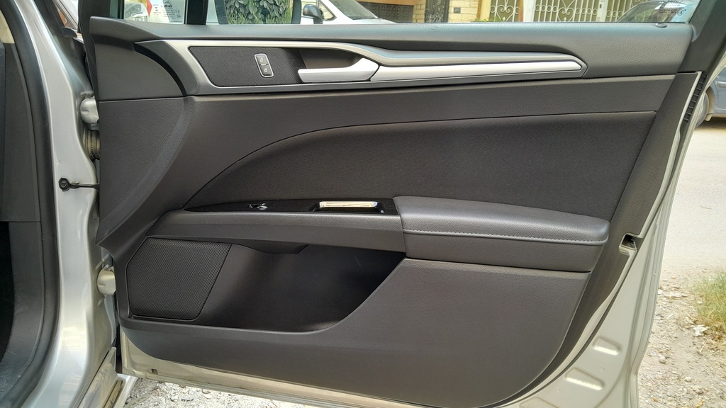 FR R DOOR