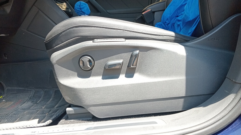 DRIVER SEAT SWITCHES
