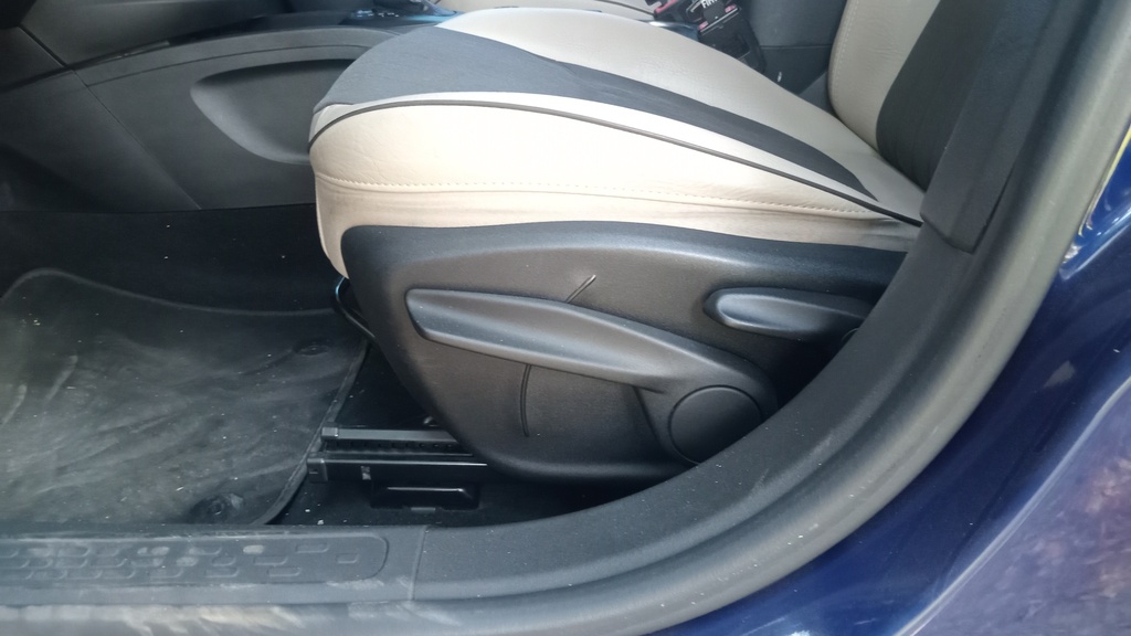 DRIVER SEAT SWITCHES