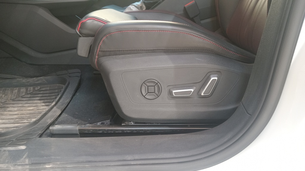 DRIVER SEAT SWITCHES