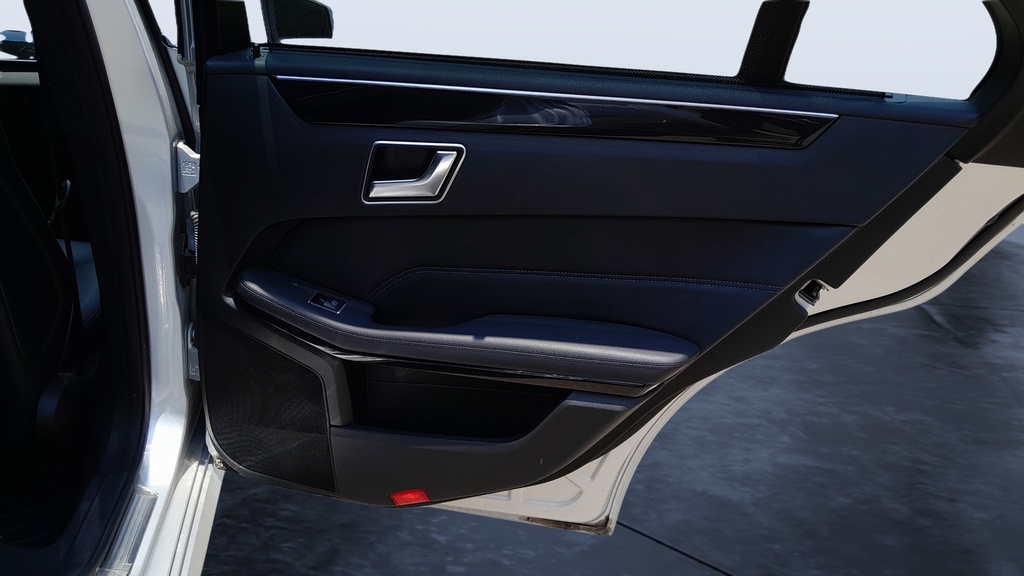 RR R DOOR