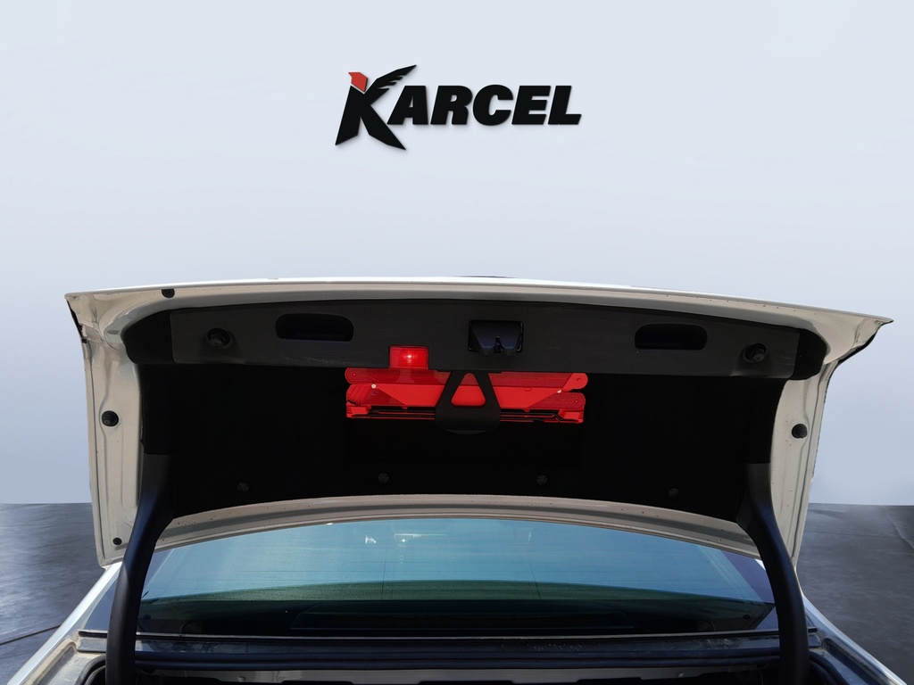 TRUNK HOOD