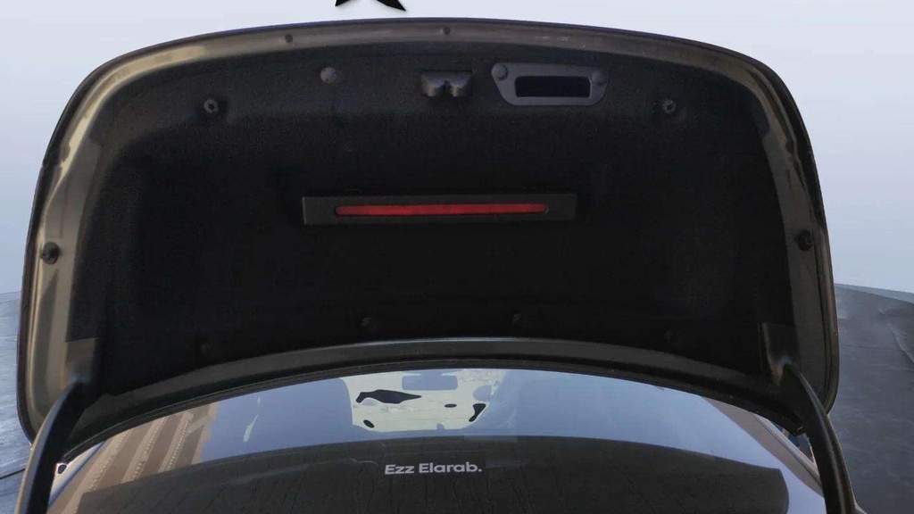 TRUNK HOOD