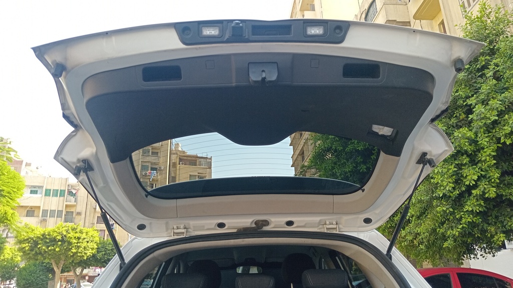 TRUNK HOOD