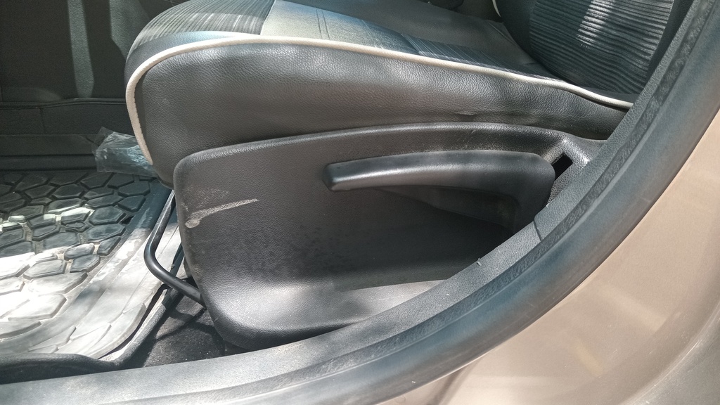 DRIVER SEAT SWITCHES