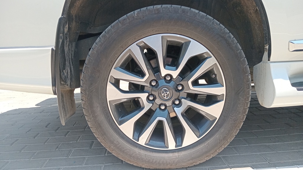 RR R TIRE