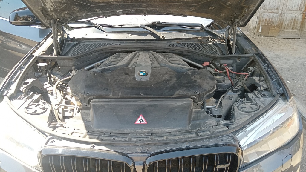 ENGINE COMPARTMENT